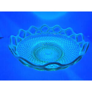 Vtg. Imperial Glass Laced Edge 8" Bowl Green Vaseline Glows Sugar Cane Pattern